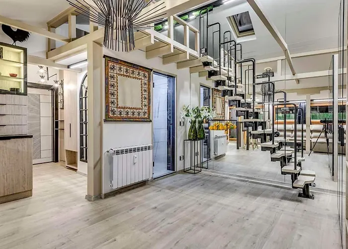 5 - Loft - Location - Designer Interior *